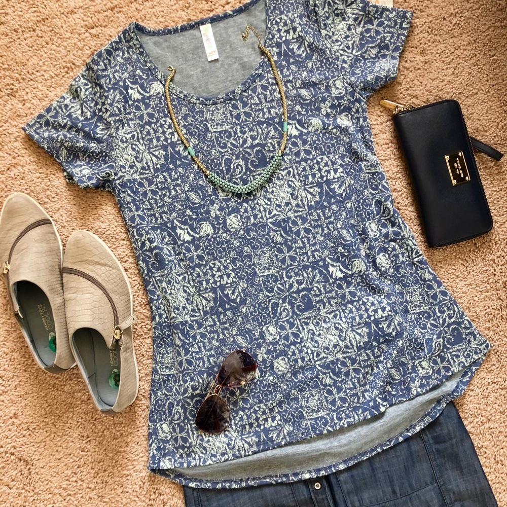 Classic Tee by LuLaRoe NWT